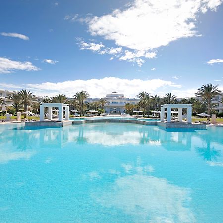 Radisson Blu Palace Resort & Thalasso, Djerba Mezraia Екстериор снимка The swimming pool at the hotel