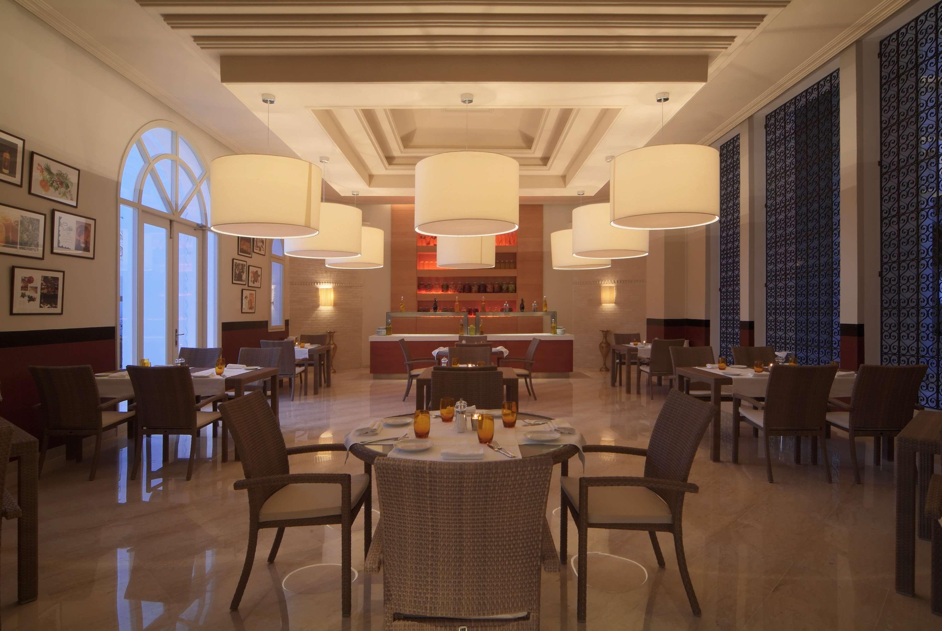 Radisson Blu Palace Resort & Thalasso, Djerba Mezraia Ресторант снимка The restaurant
