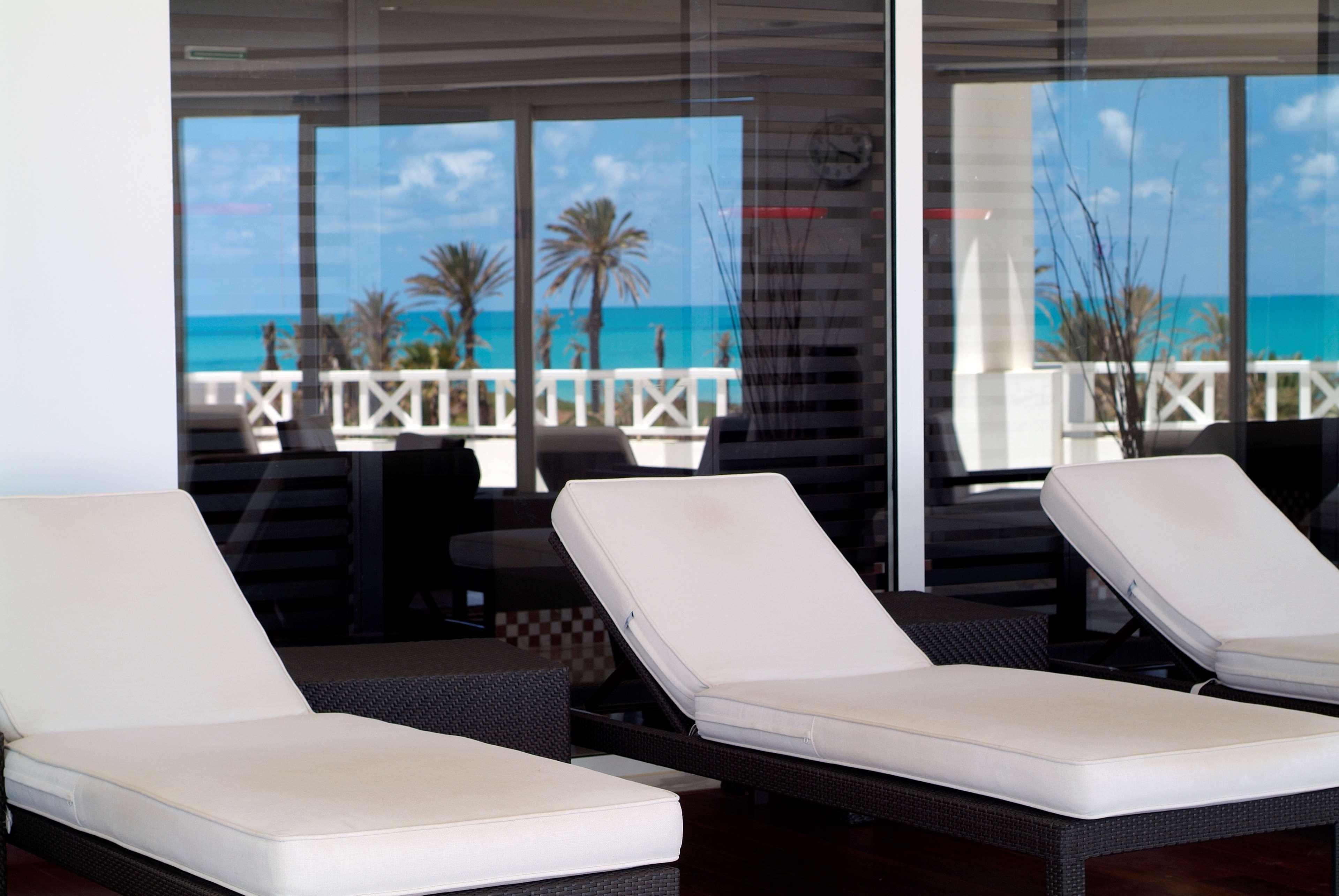 Radisson Blu Palace Resort & Thalasso, Djerba Mezraia Екстериор снимка The interior of the lounge