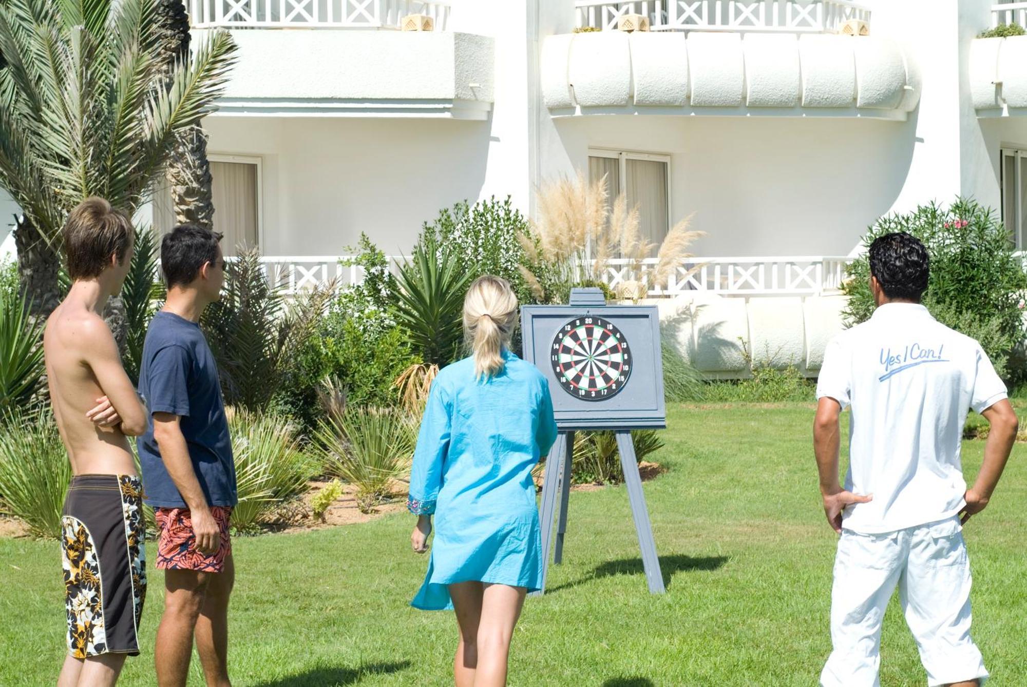 Radisson Blu Palace Resort & Thalasso, Djerba Mezraia Екстериор снимка Outdoor dartboard